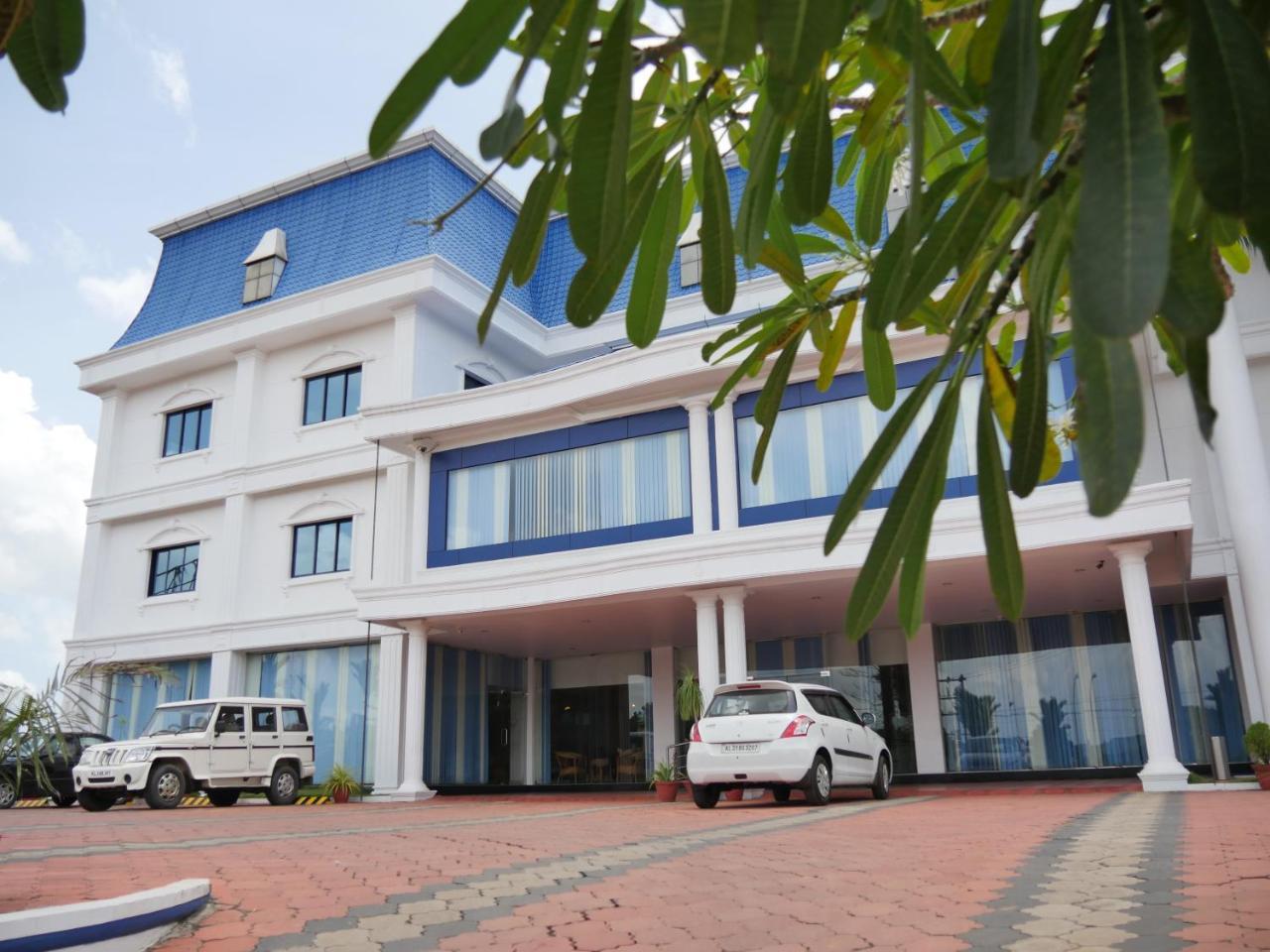 Karthika Residency Hotel Kilimanur Exterior photo